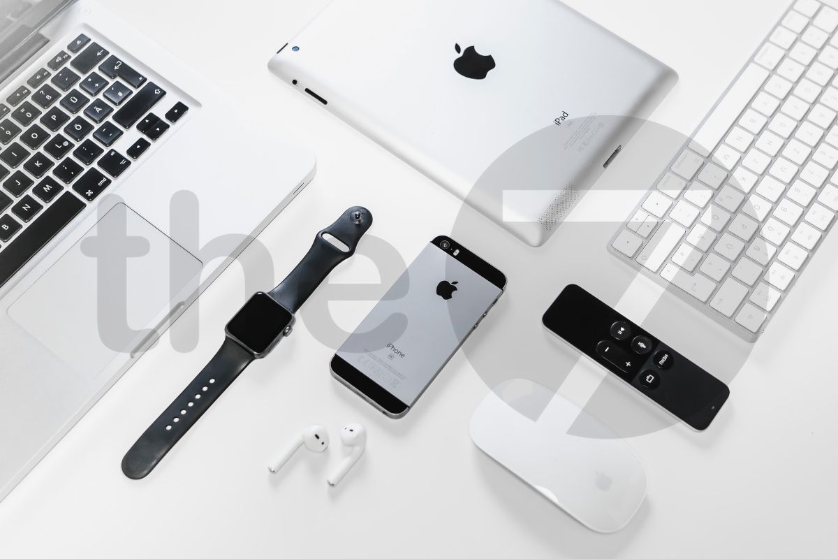 Ví dụ các sản phẩm con trong kiến trúc thương hiệu Apple