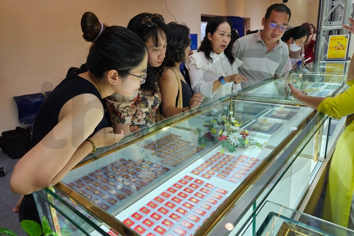 Hành vi mua hàng thỏa hiệp thường xảy ra đối với các sản phẩm và dịch vụ đắt tiền hoặc phức tạp