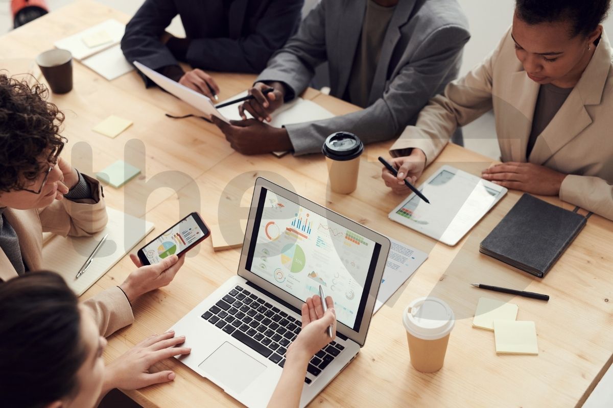 Ghi chép mọi ý tưởng, review kỹ lưỡng để chọn ra slogan ưng ý nhất, đảm bảo truyền tải thông điệp thương hiệu