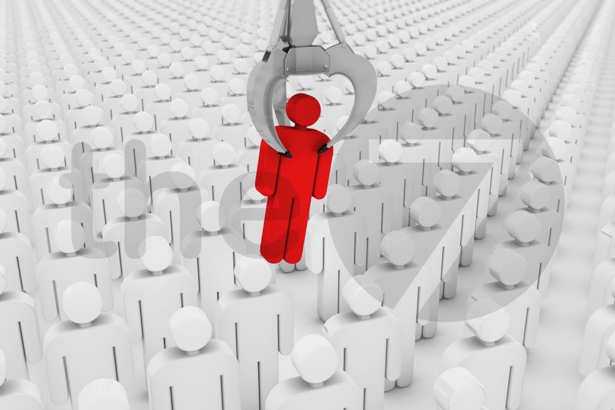 Loại trừ và chọn lọc slogan phù hợp, mang thông điệp tích cực, sâu sắc, thể hiện giá trị doanh nghiệp