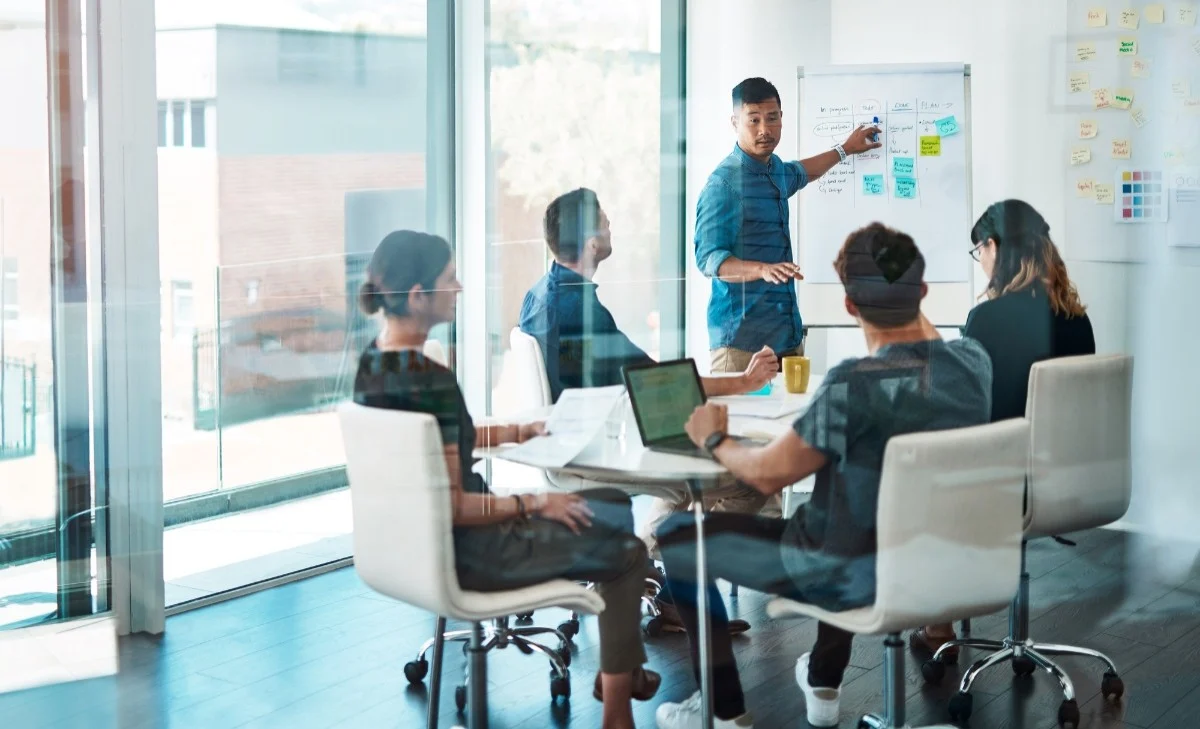 Lựa chọn kênh bán hàng cũng cần phải căn cứ vào năng lực của đội ngũ nhân sự nội bộ của doanh nghiệp. Nguồn Getty Images