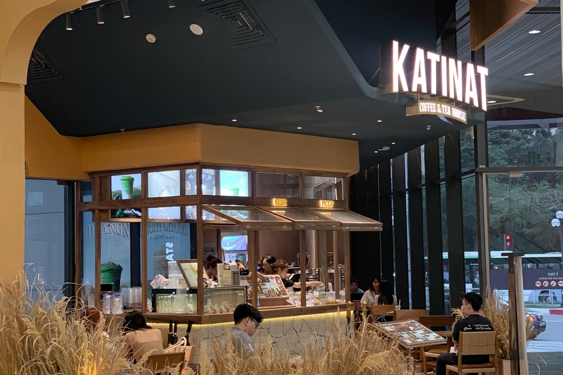 Người tiêu dùng cho rằng Katinat đang lợi dụng khó khăn để trục lợi cho cá nhân và quảng bá thương hiệu